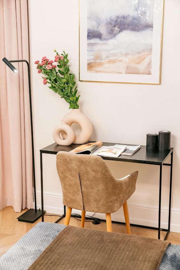 Dandelion Apartment - Loftaffair คราคูฟ ภายนอก รูปภาพ