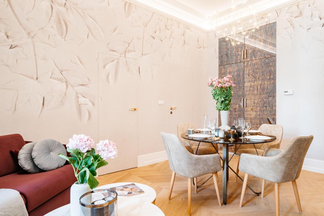 Dandelion Apartment - Loftaffair คราคูฟ ภายนอก รูปภาพ